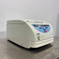 VWR Micro star 17 Microcentrifuge image 0